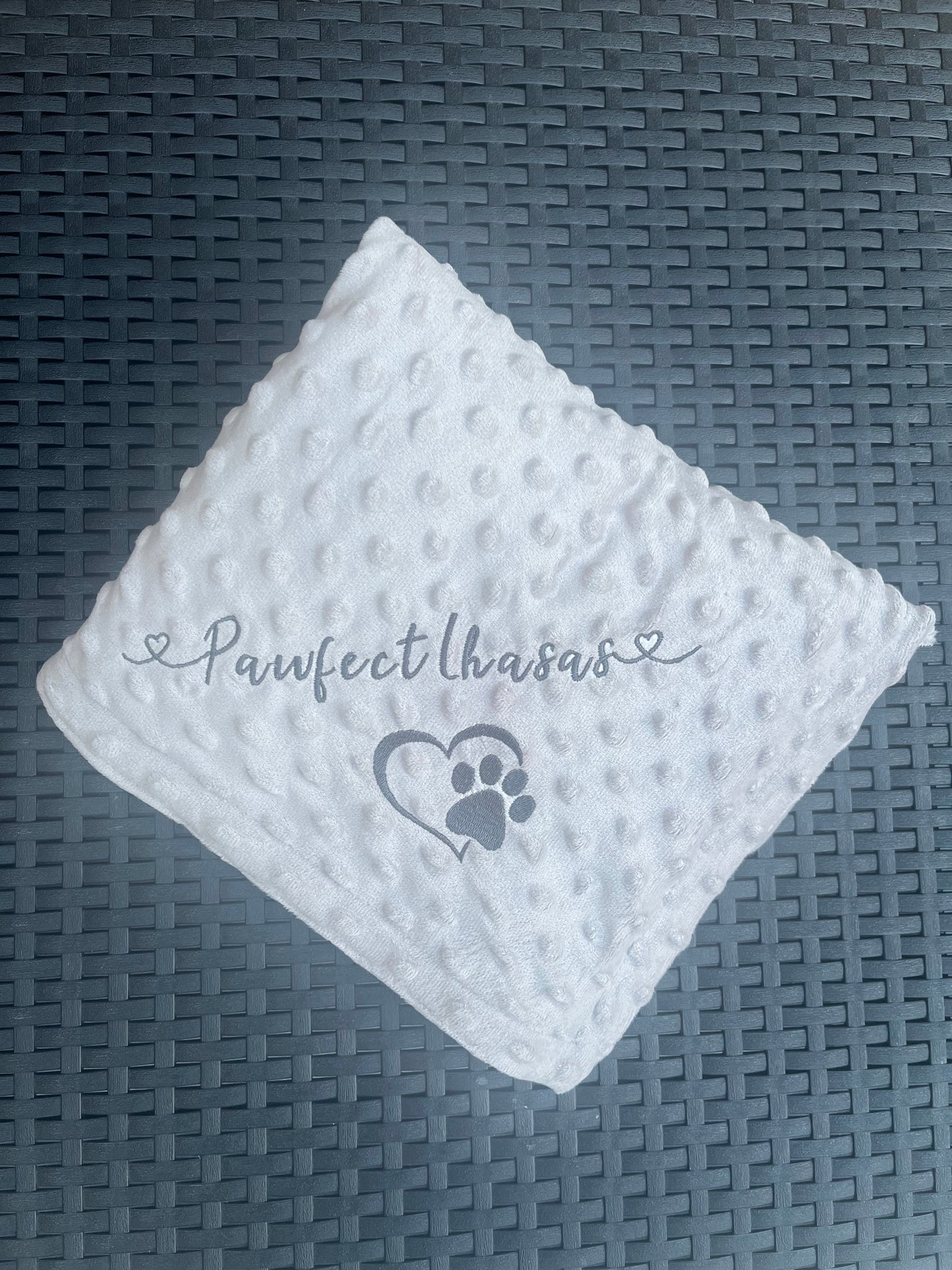 Embroidered Personalised Pet Blankets | Personalised Pet Gifts